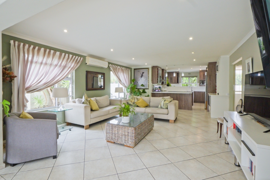 3 Bedroom Property for Sale in Sunningdale Western Cape